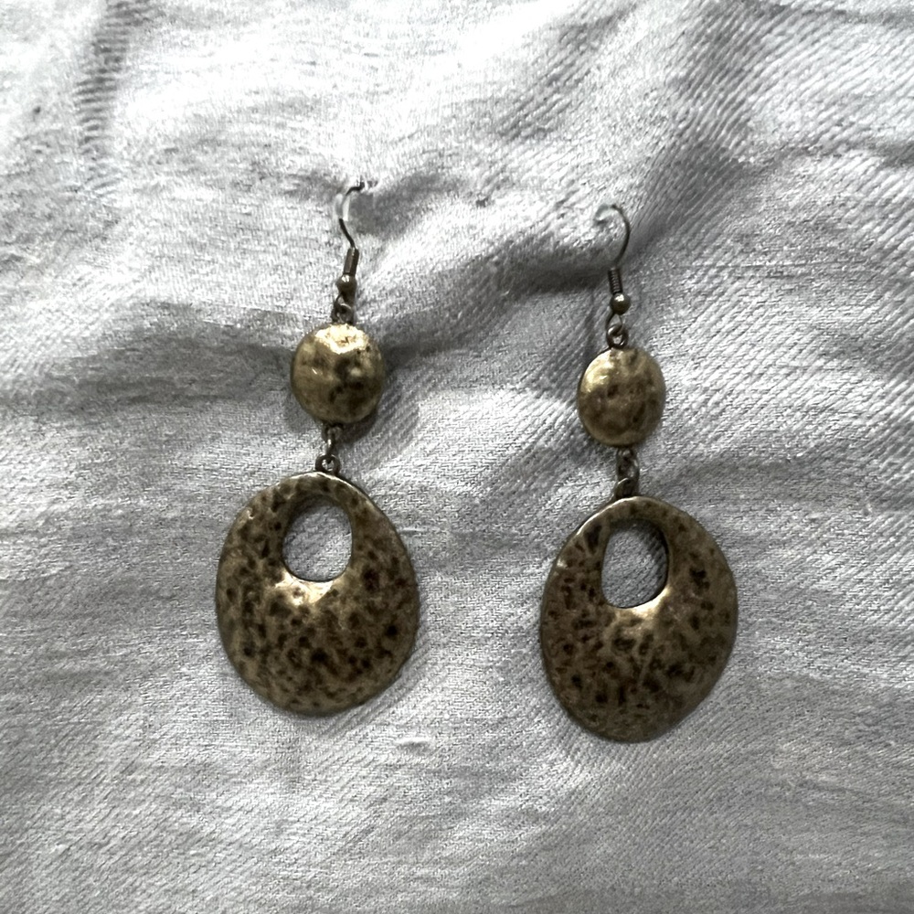 Dangle earrings